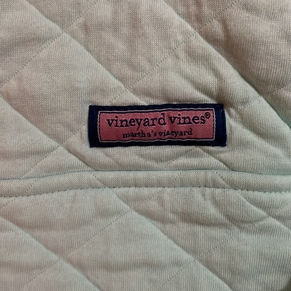 Vinyard Vines quilted quarter sip - Picture 2 of 5